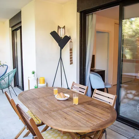 Superb With Pool Tennis & Parking Apartment